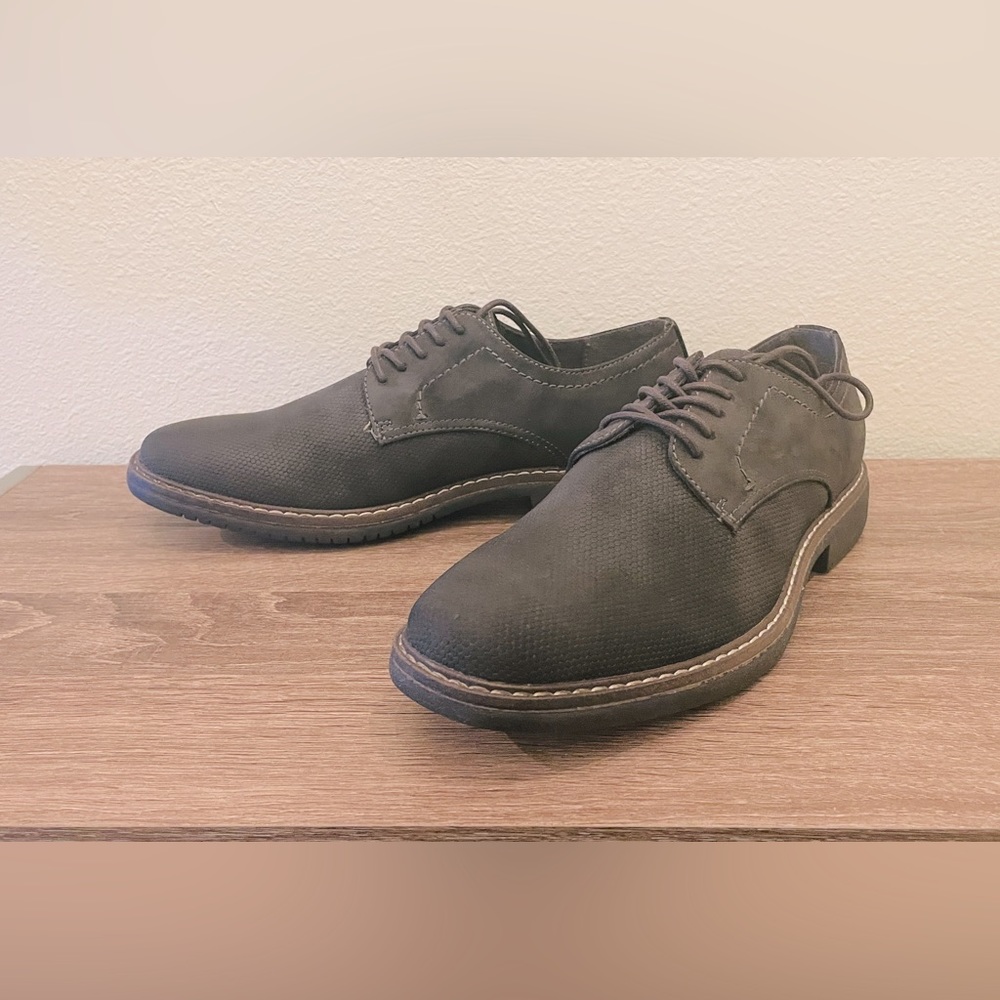 Kenneth Cole Reaction grey shoe